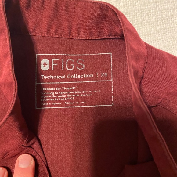 Figs Burgundy Scrub Set - Picture 7 of 8